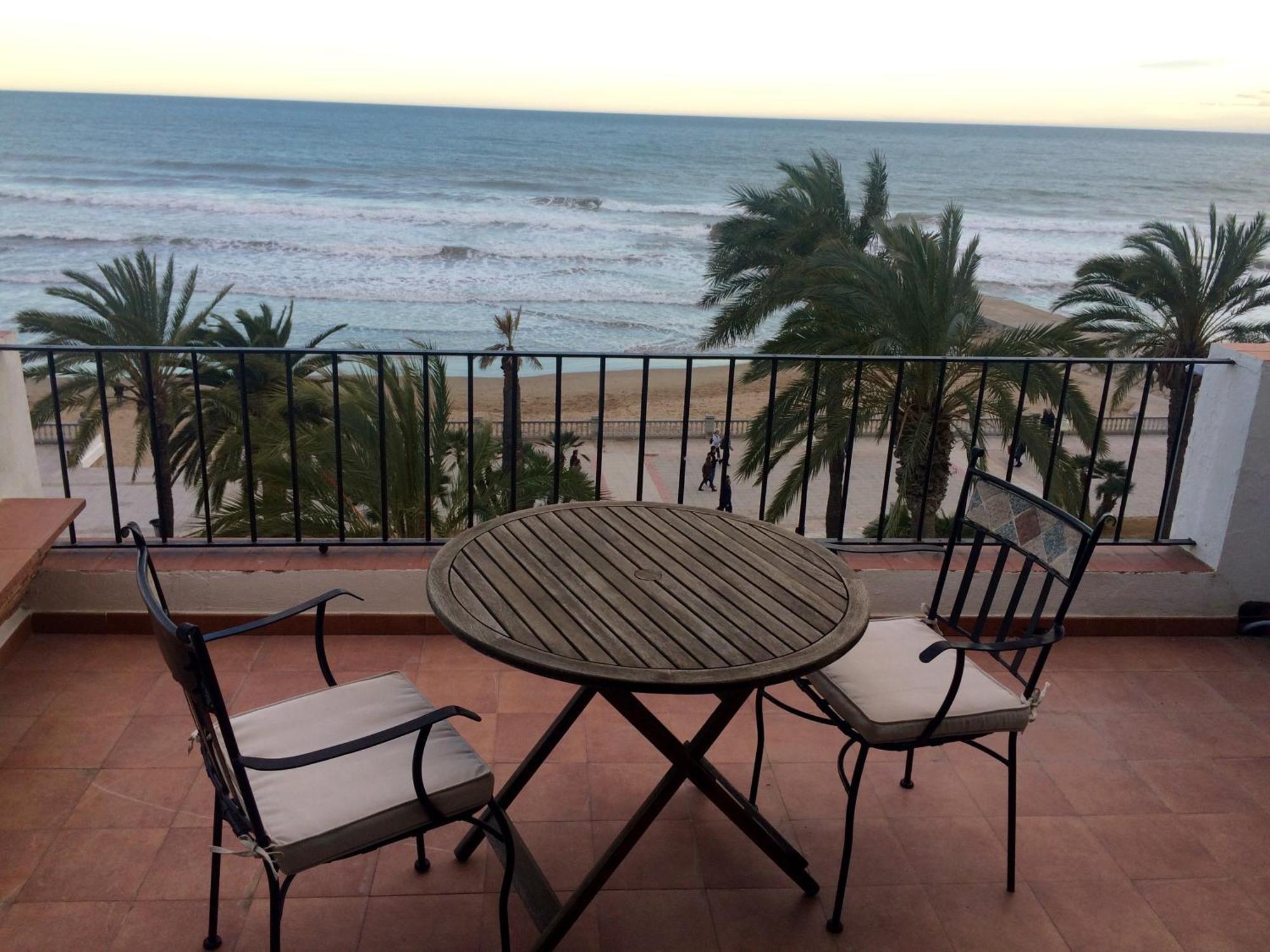 Apartaments Mare Nostrum シッチェス 部屋 写真