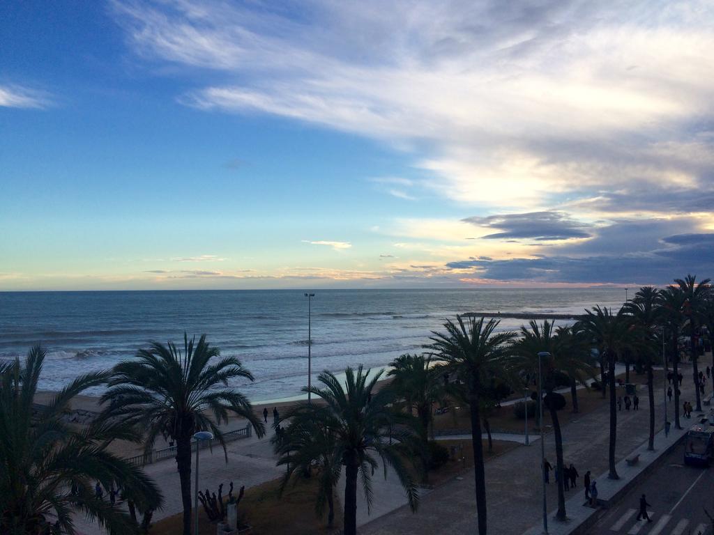 Apartaments Mare Nostrum シッチェス 部屋 写真